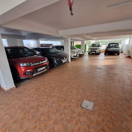 Отель Plutus Residency Ауровиль Экстерьер фото